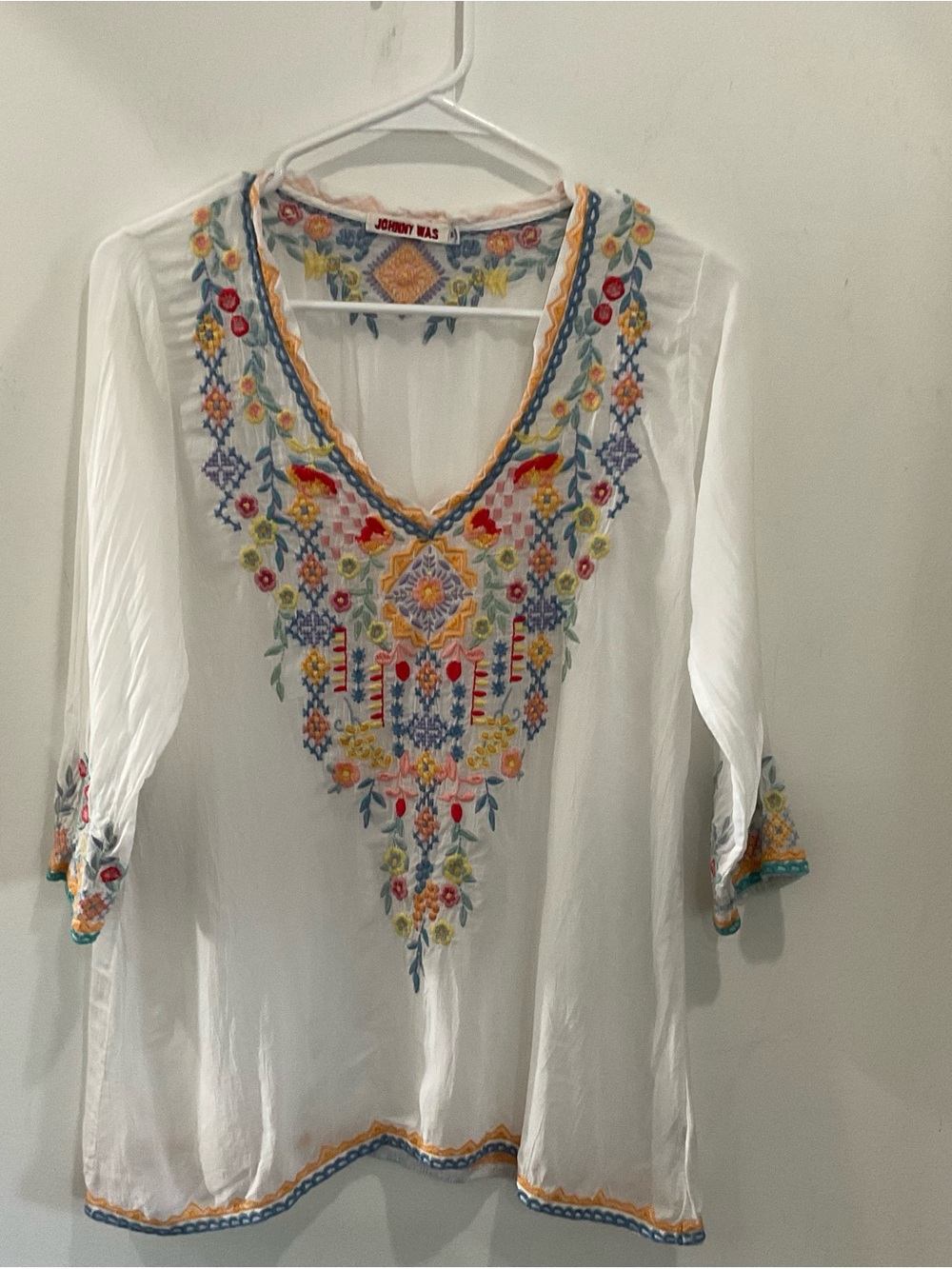 Johnny Was White V-Neck Tunic with Colorful Floral Embroidery sz XS